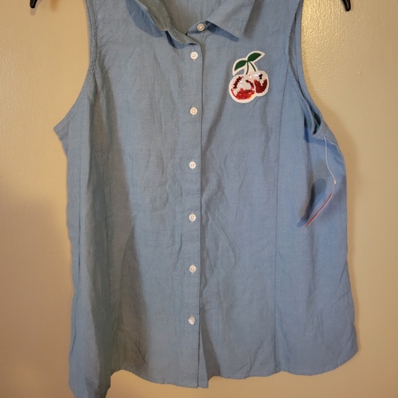 blouse - Picture 2 of 2